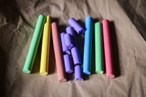 Multiple pieces of differently colored chalk